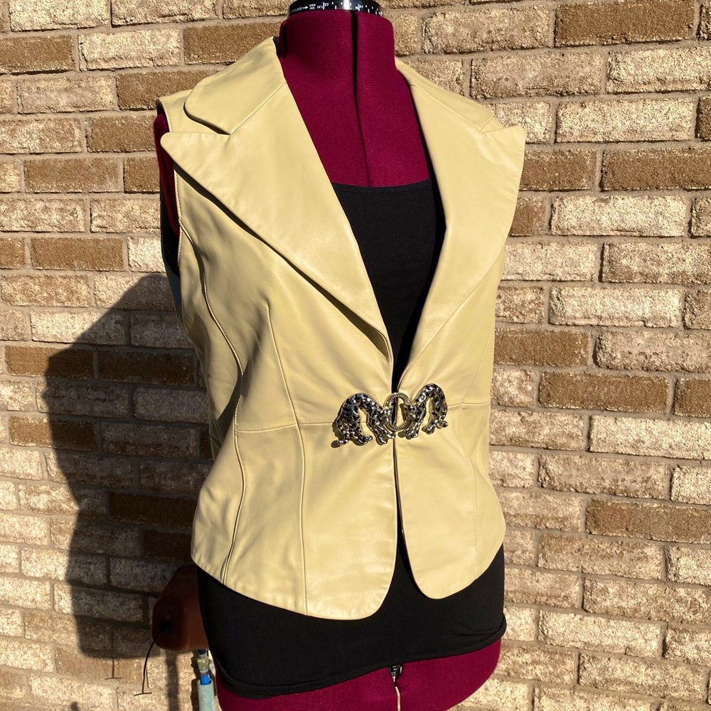 Outerwear | Vintage Cream Elegant Leather Vest M🐆✨
